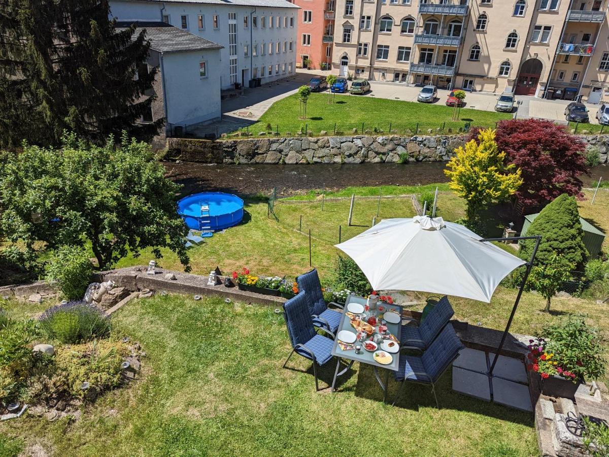 Urlaubstraum Mit Pool, Terrasse & Fluss Im Garten - Ut Apartment Sebnitz Bagian luar foto